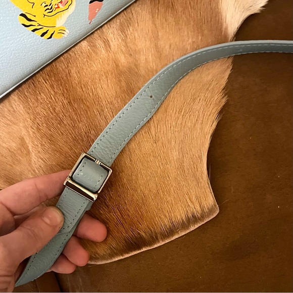 🆕 🌀 min & mon • blue Vali Crossbody with hand painted tiger 🐅 & snake 🐍 - Picture 10 of 15